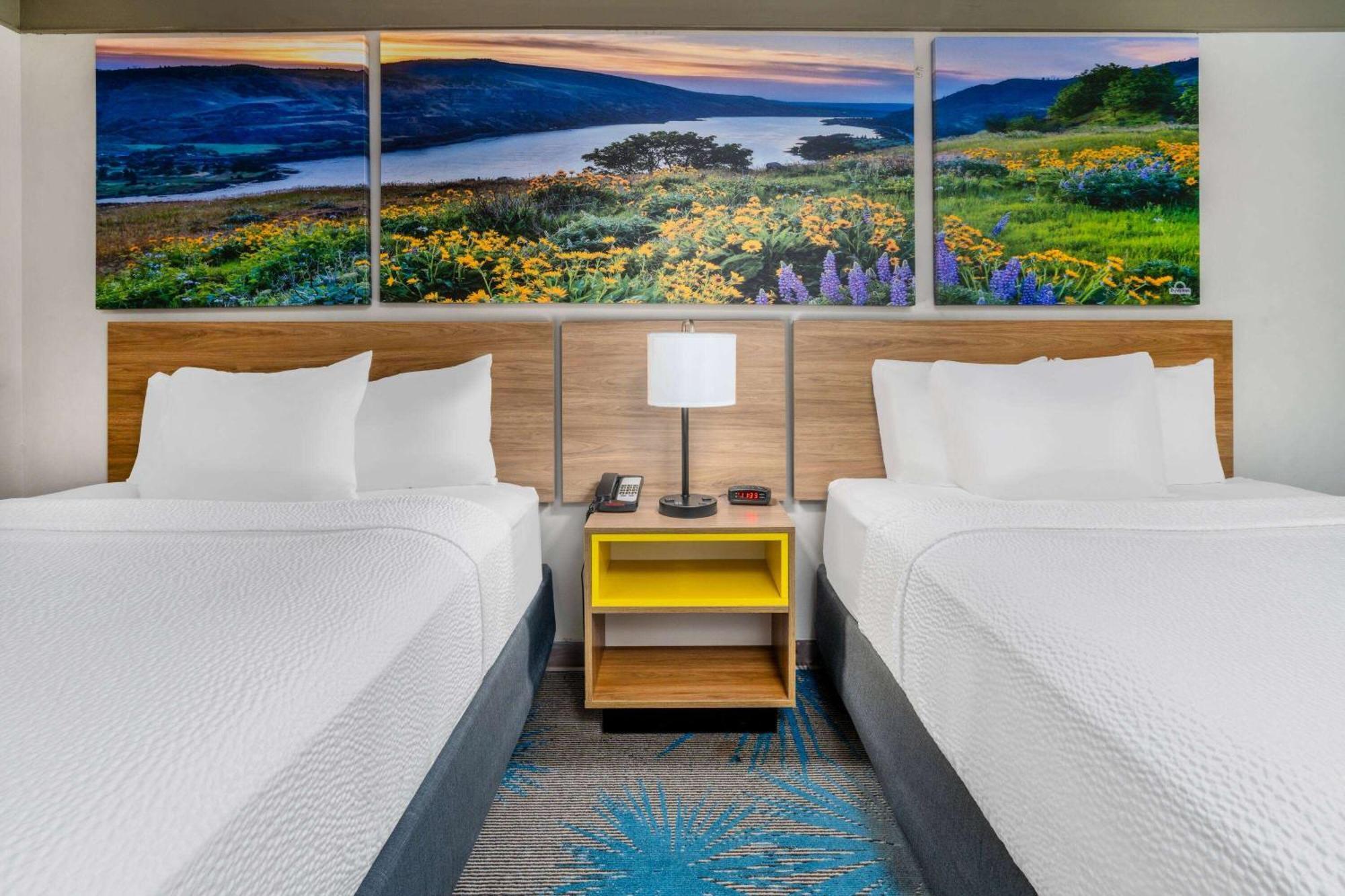 Hotel Days By Wyndham Co